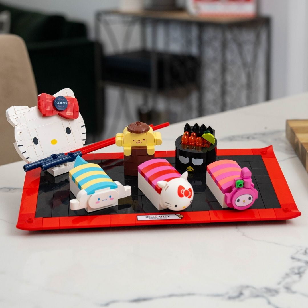 Brickcraft Hello Kitty Sushi Bar (383 pcs) – Sanrio Building Kit with Friends & Sushi Platter, Collectible Toy for Teens & Adults - Image 4